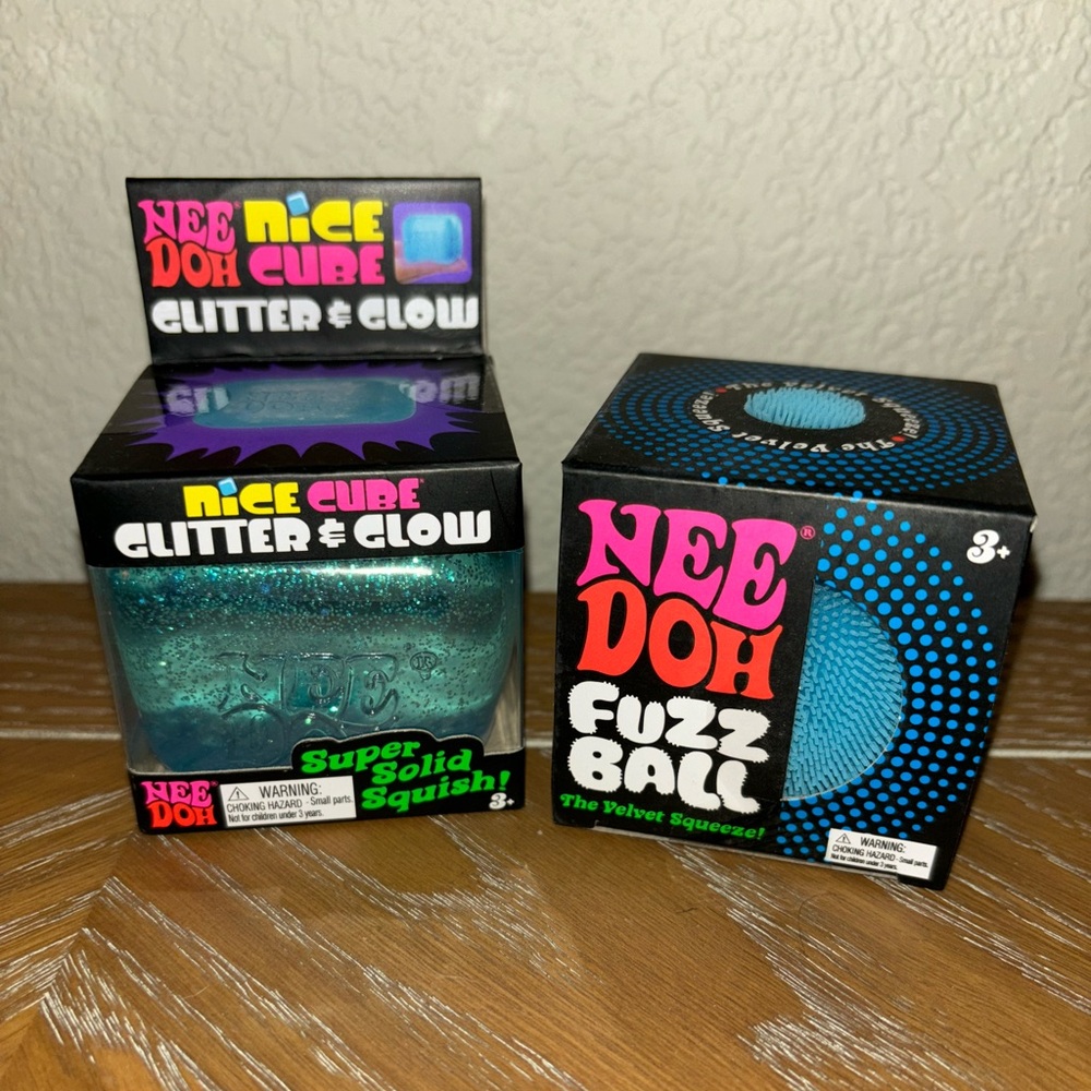 needoh blue glitter nice cube & blue fuzz ball